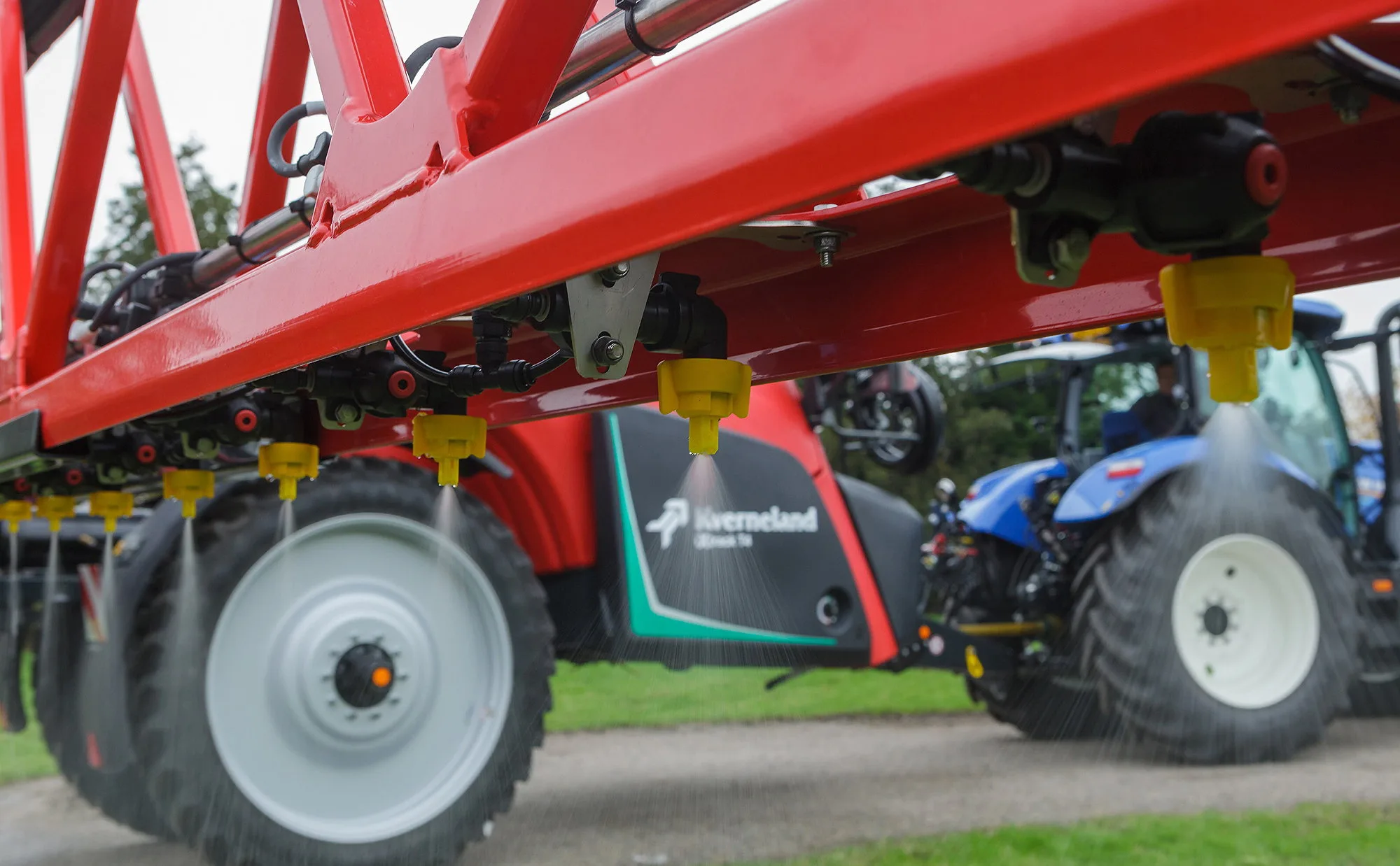 Kverneland now offers a 25cm nozzle-spacing option, meaning lower boom heights can be achieved to minimise spray drift.