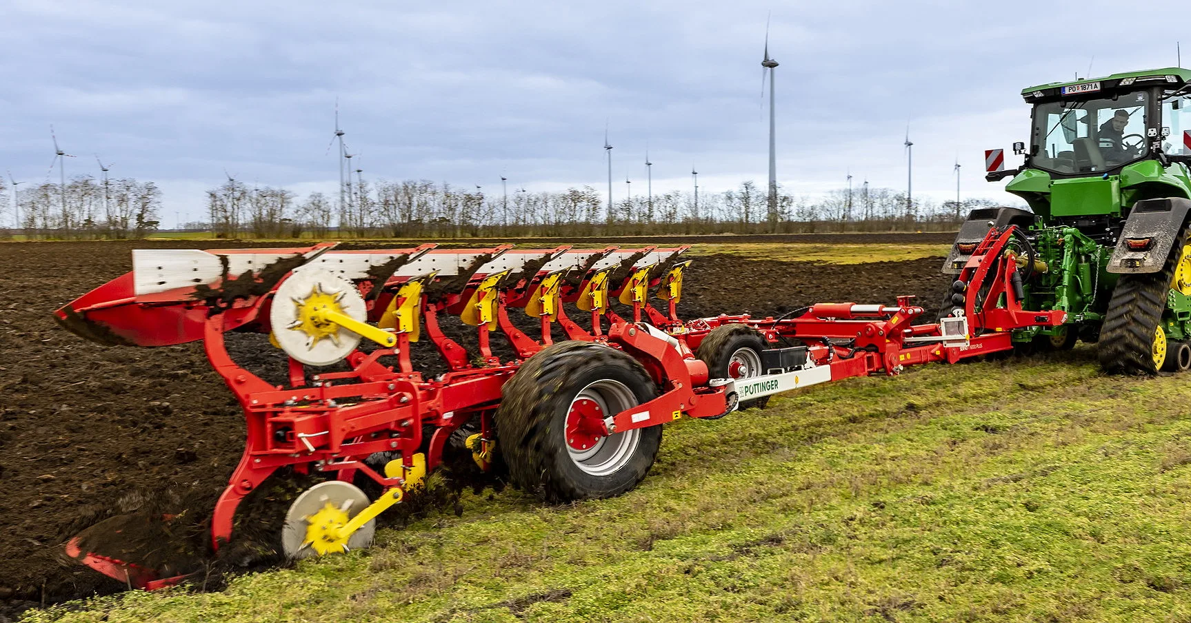 Operating Pöttinger's Servo T 6000 plough in on-land mode ensures a straight and more-ergonomic sitting position for the driver.