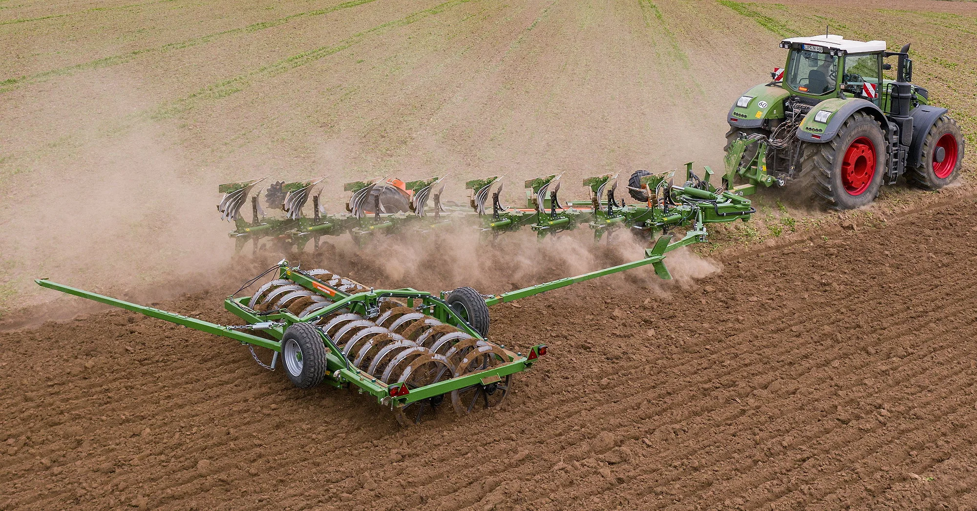 The new Amazone Tyrok 400 Onland semi-mounted reversible plough allows on-land ploughing.