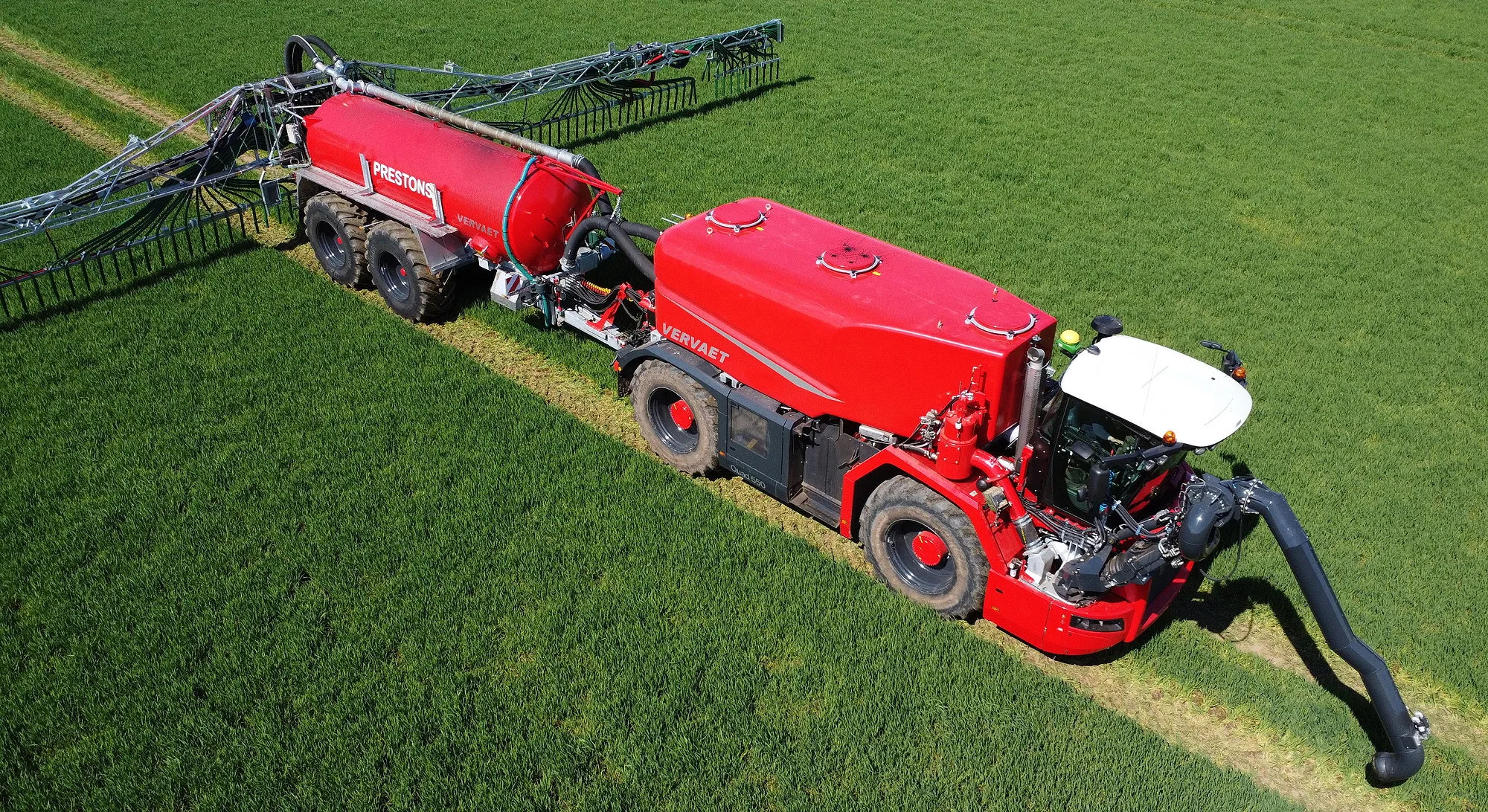 Vervaet's Quad XL includes a trailed 18 cubic metre tanker to boost total slurry capacity to 40 cubic metres.