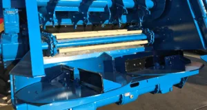 A larger spreading mechanism on smaller Bunning Lowlander HBD spreaders offers increased output and better material shredding.