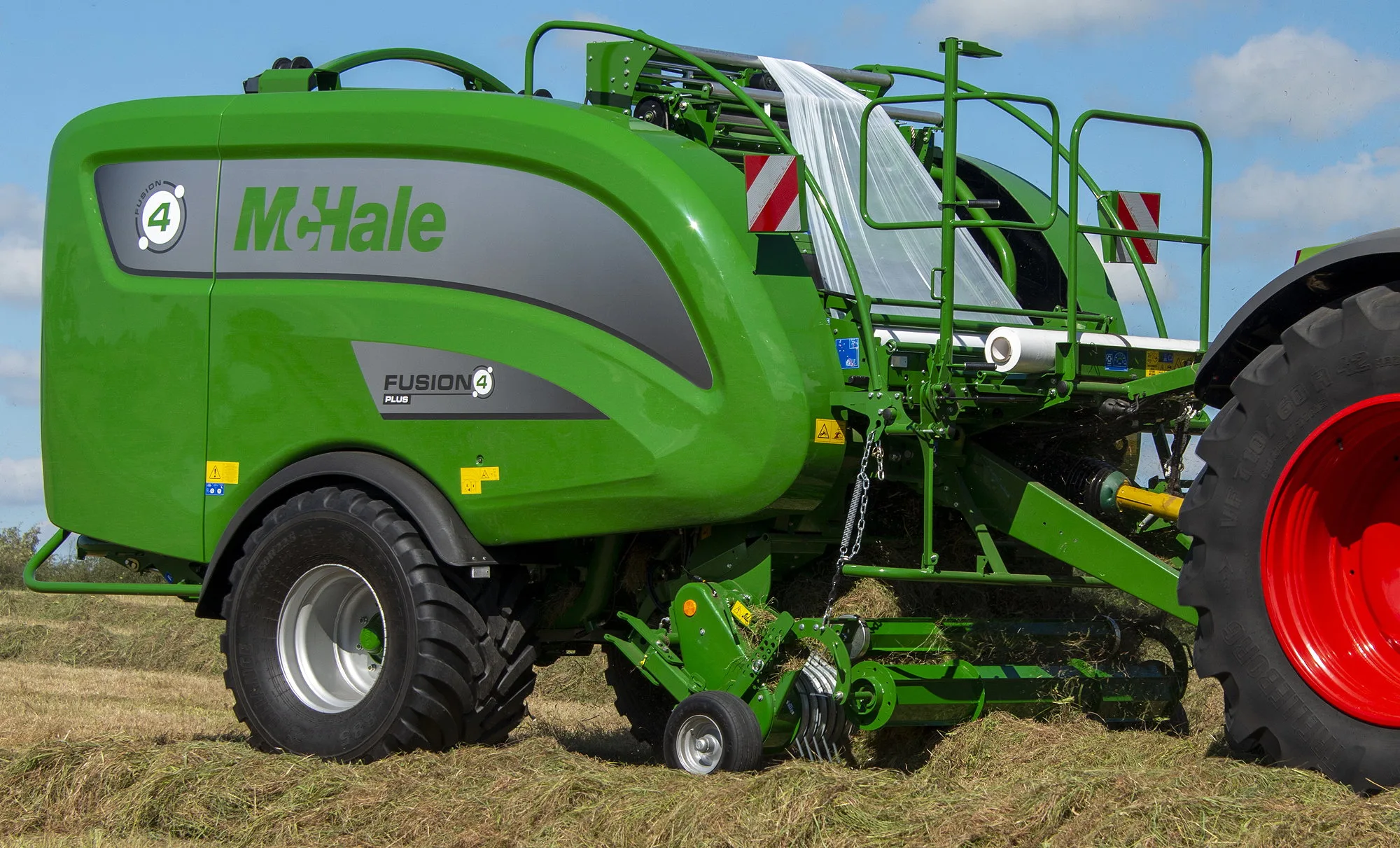 McHale has created its highest output pick-up for the Fusion 4 integrated baler/wrapper range. This has been designed to increase intake through more efficient crop flow.