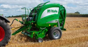 McHale's new V6760 variable-chamber baler is fully automatic for maximum user friendliness.