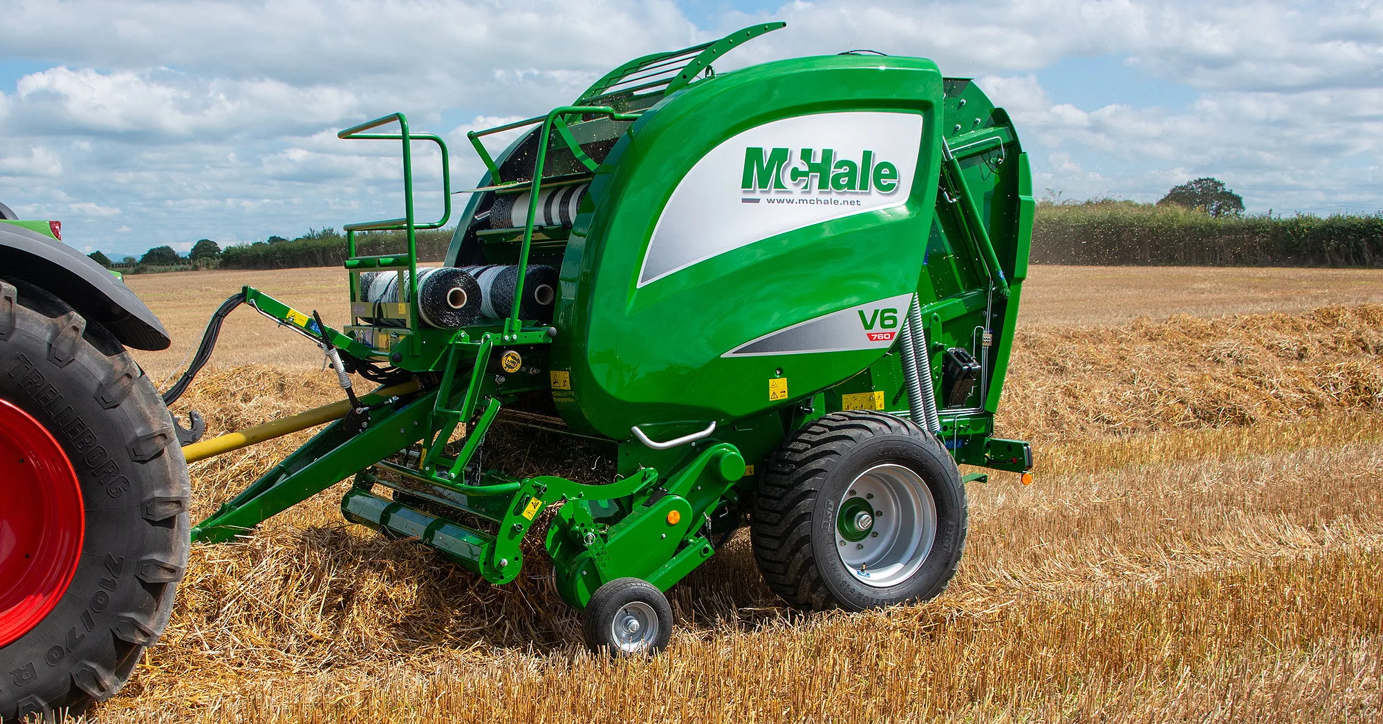 McHale's new V6760 variable-chamber baler is fully automatic for maximum user friendliness.