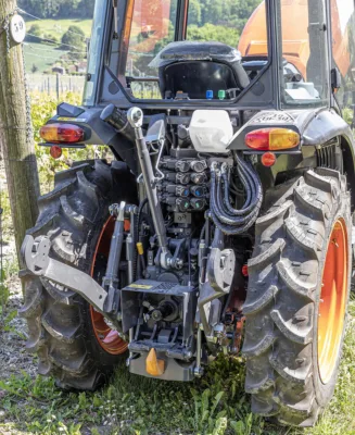 Up to five mechanical spools can be fitted to the new narrow Kubota M5102N, while the Cat II rear linkage offers a 2.3t lift capacity.