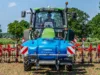 The Lemken SprayHub band spraying with the EC-Weeder hoe.