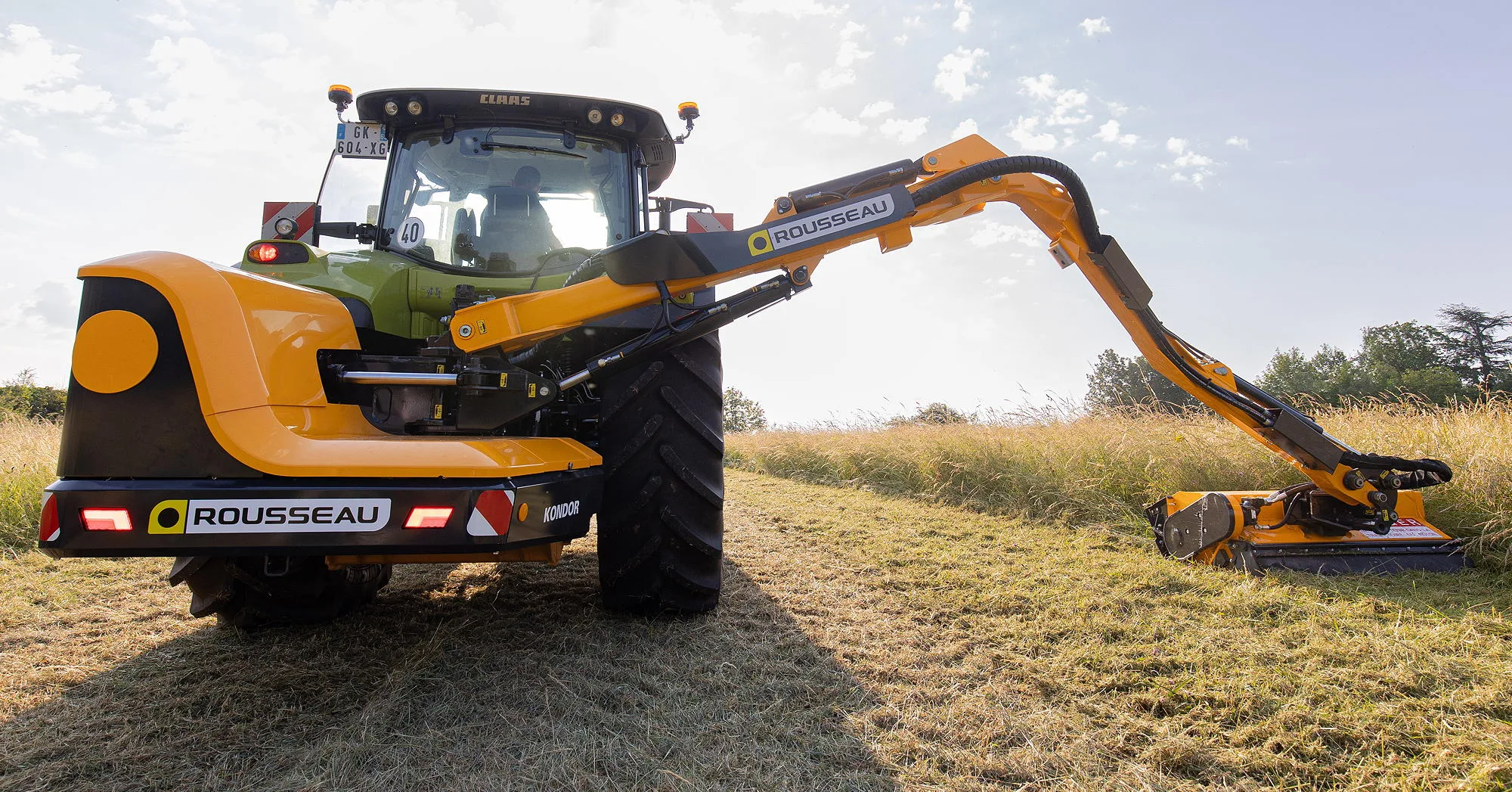 The new conventional Rousseau Kondor hedge/verge cutter offers a maximum horizontal reach of 5.6m to 6.1m.