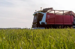 Lely's autonomous Exos fresh grass feeding system will be launched in mid-2024.