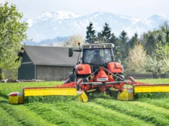 Pöttinger's new Novacat V9200 mower combination has a maximum working width of 9.2m.