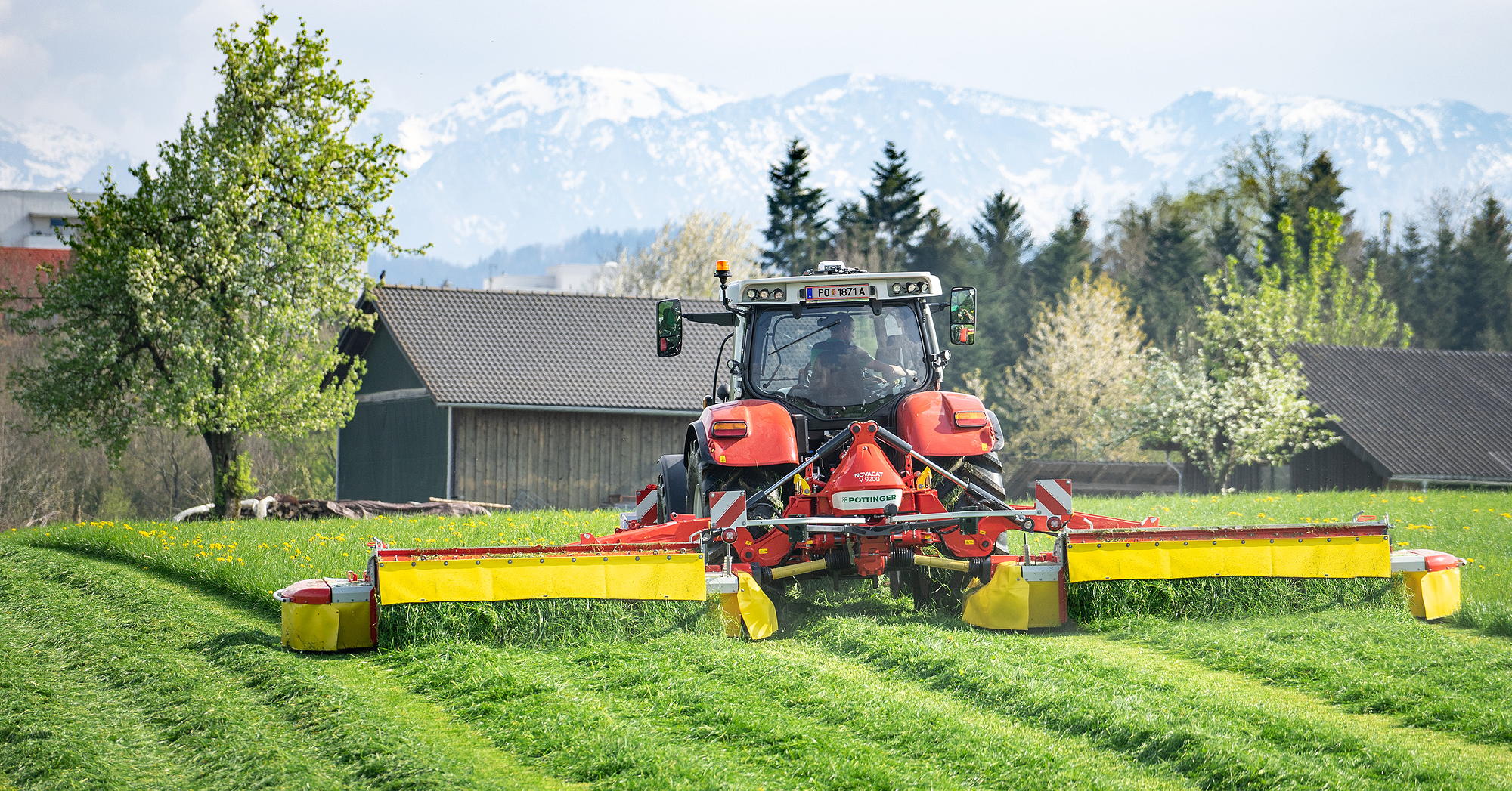 Pöttinger's new Novacat V9200 mower combination has a maximum working width of 9.2m.