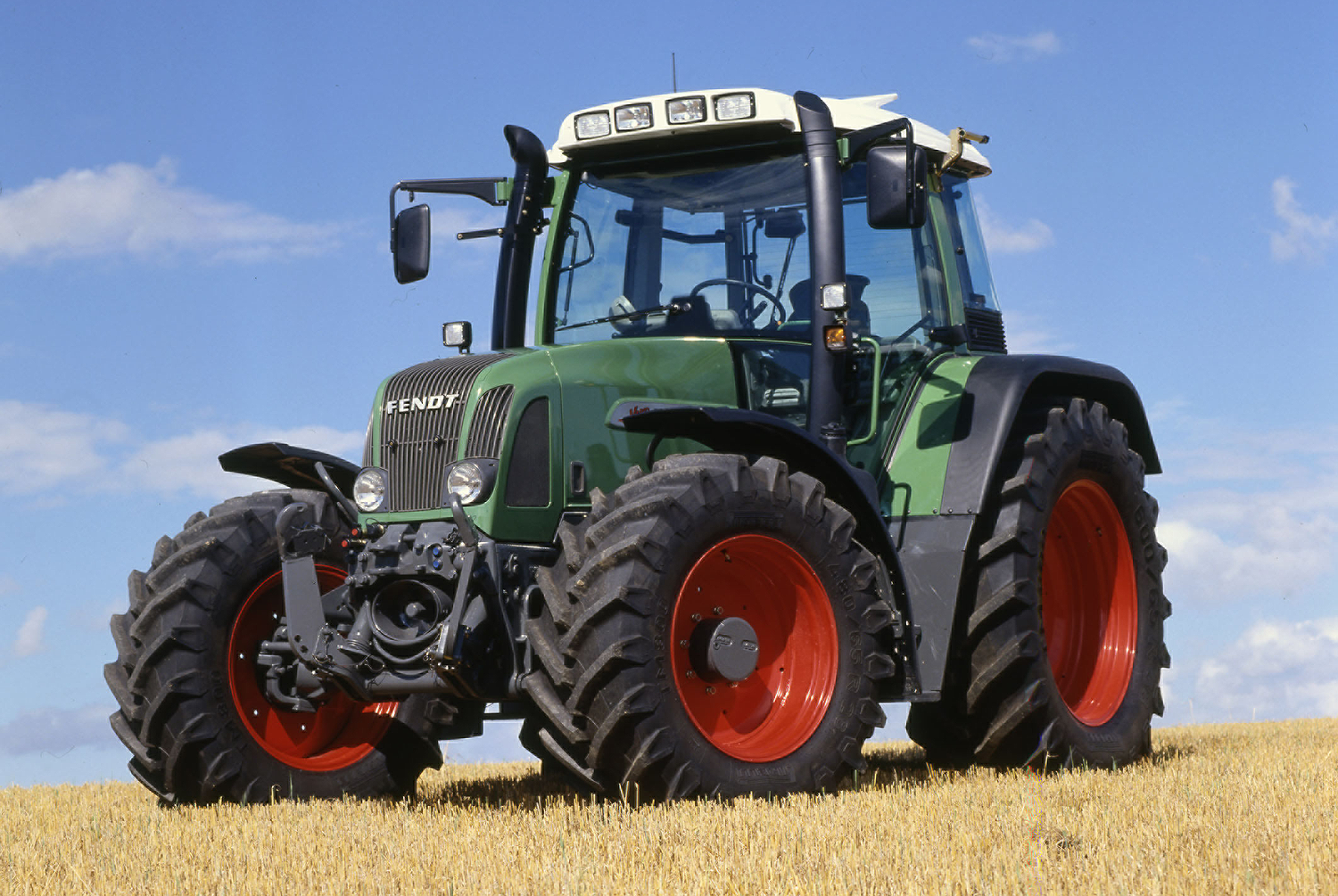 The first-generation Fendt 700 Vario was unveiled in 1998.