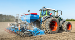 Lemken's new Solitair drill and Zirkon rotary harrow combination.