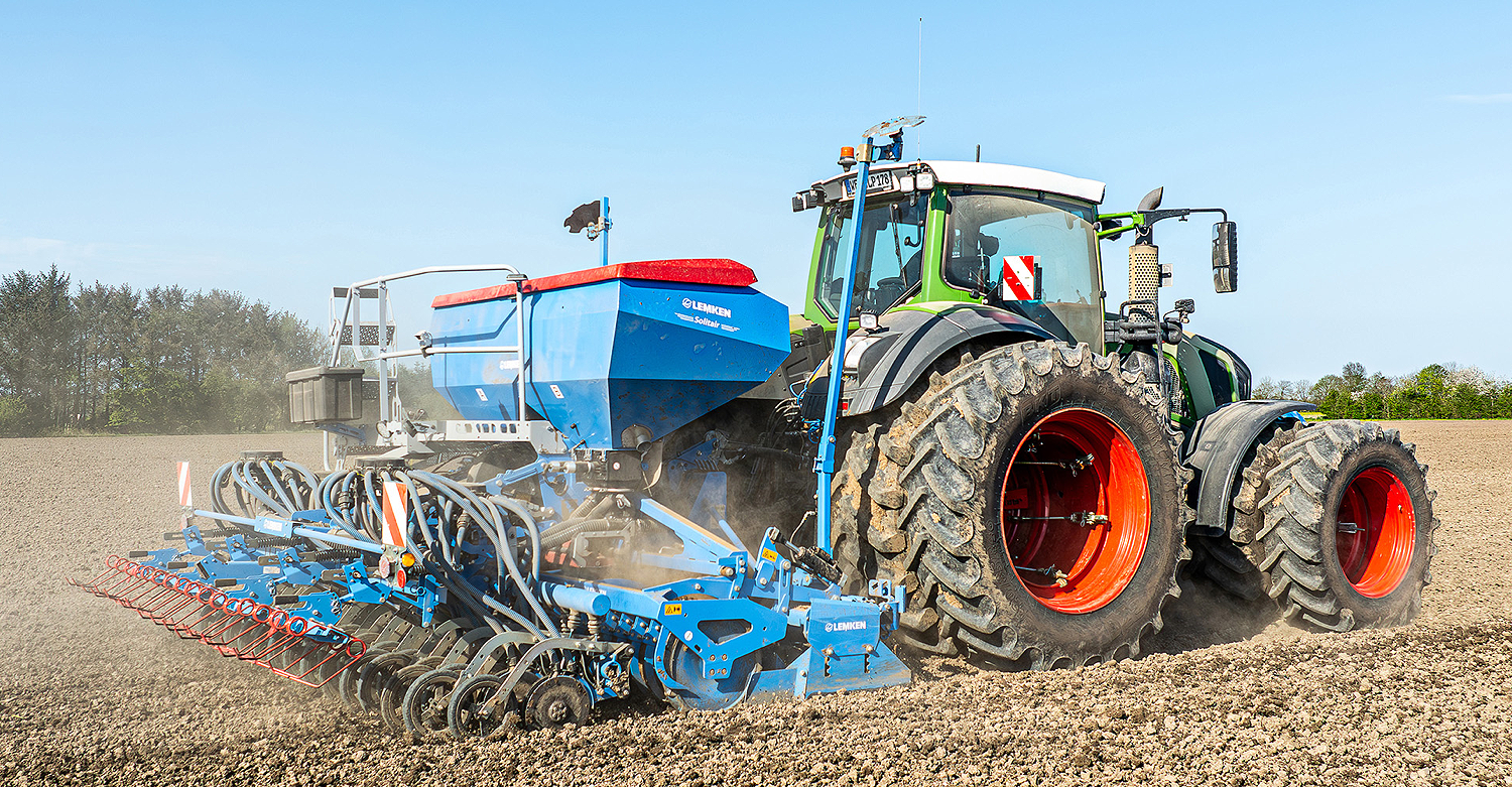 Lemken's new Solitair drill and Zirkon rotary harrow combination.